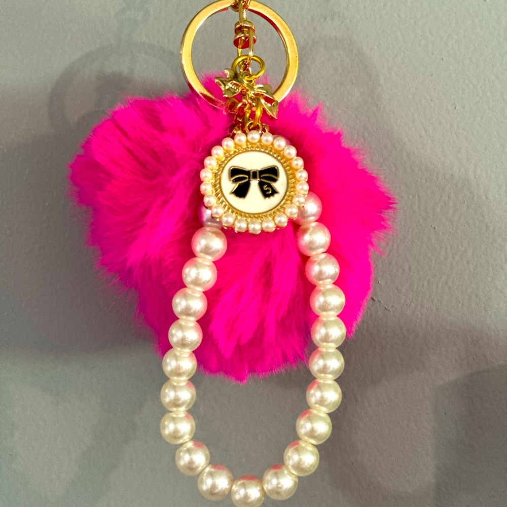 Key chain Pom Pom wristlet pearl sweet16 keychain with charm pompom pink